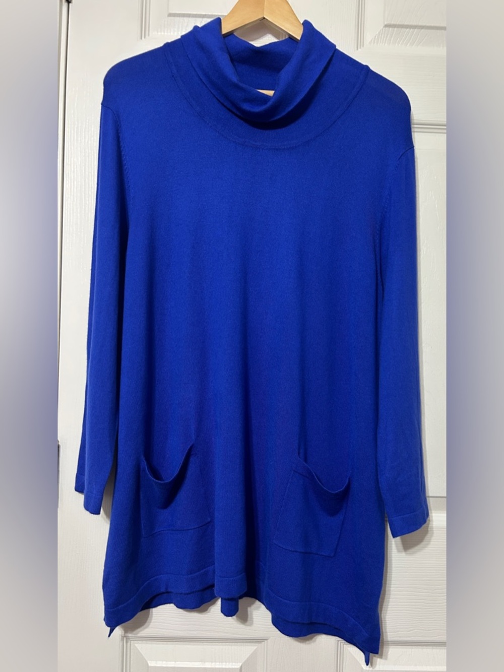 Multiples Women’s Turtleneck Tunic Sweater Royal Blue Front Pockets NWT Size XL
